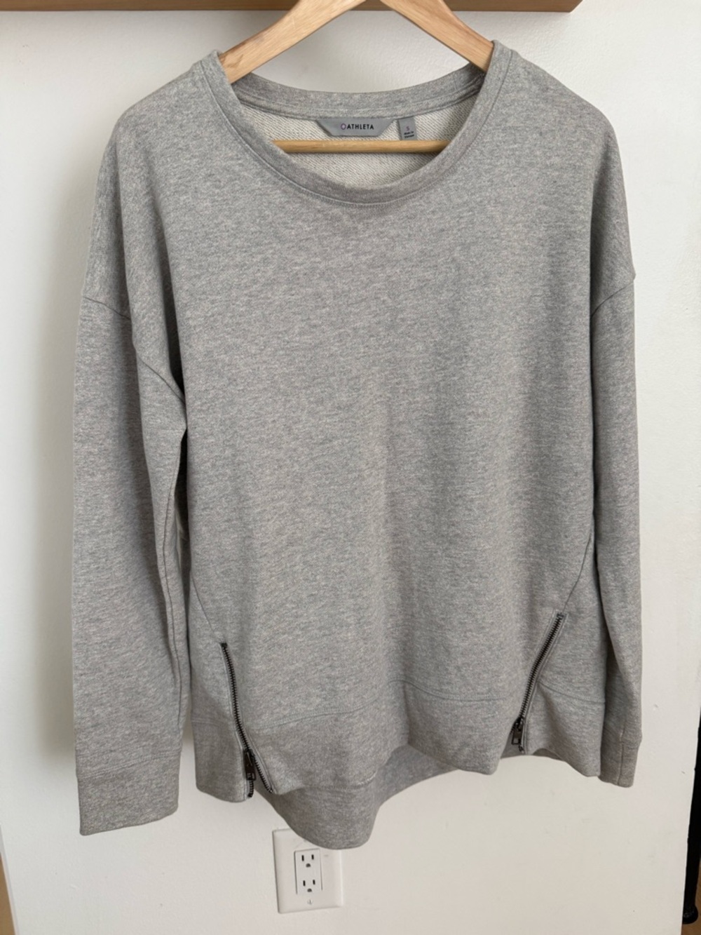 Athleta Cityscape Sweatshirt Grey Size S - Picture 2 of 4